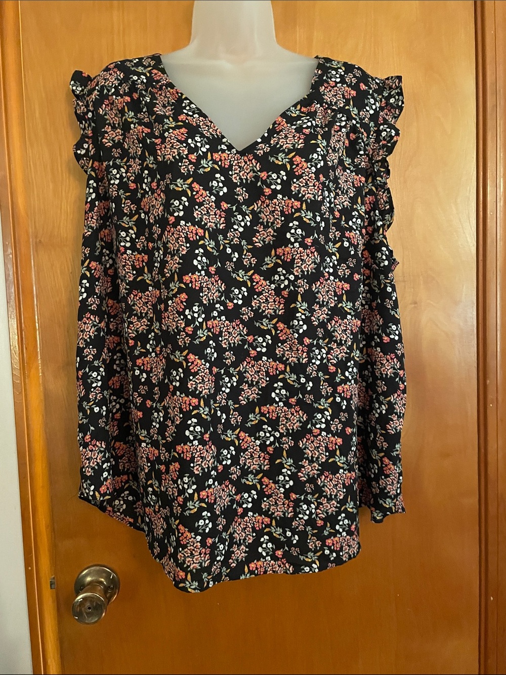 Black Floral V-Neck Ruffle Sleeveless Top- Black/Pink